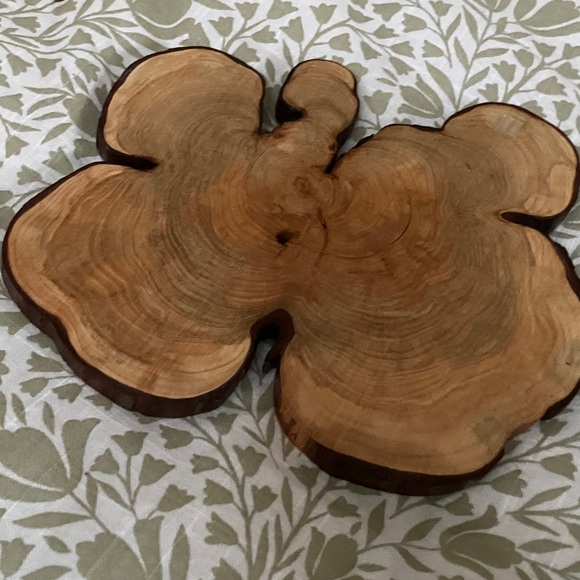 Natural juniper Wood Butterfly-Shaped tray - Picture 4 of 7